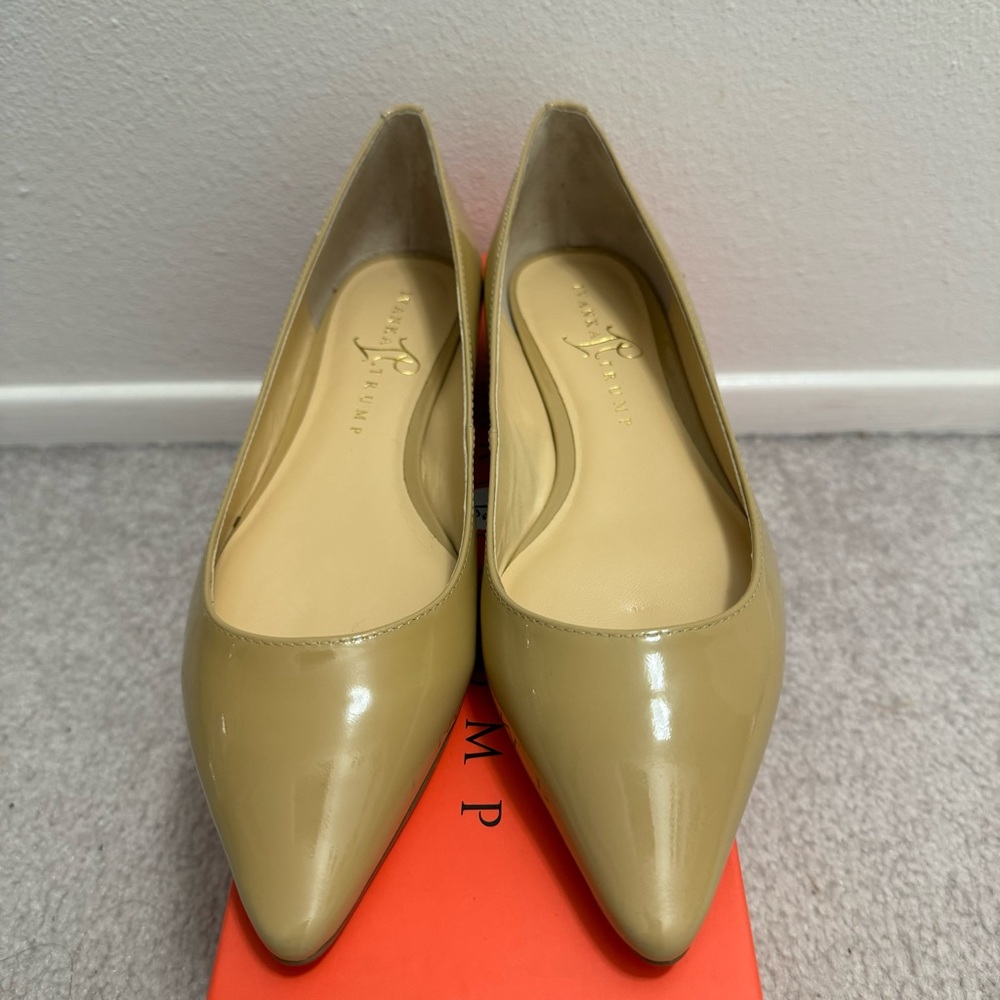 Ivanka Trump 8.5M flats light natural patent shoes brand new in box